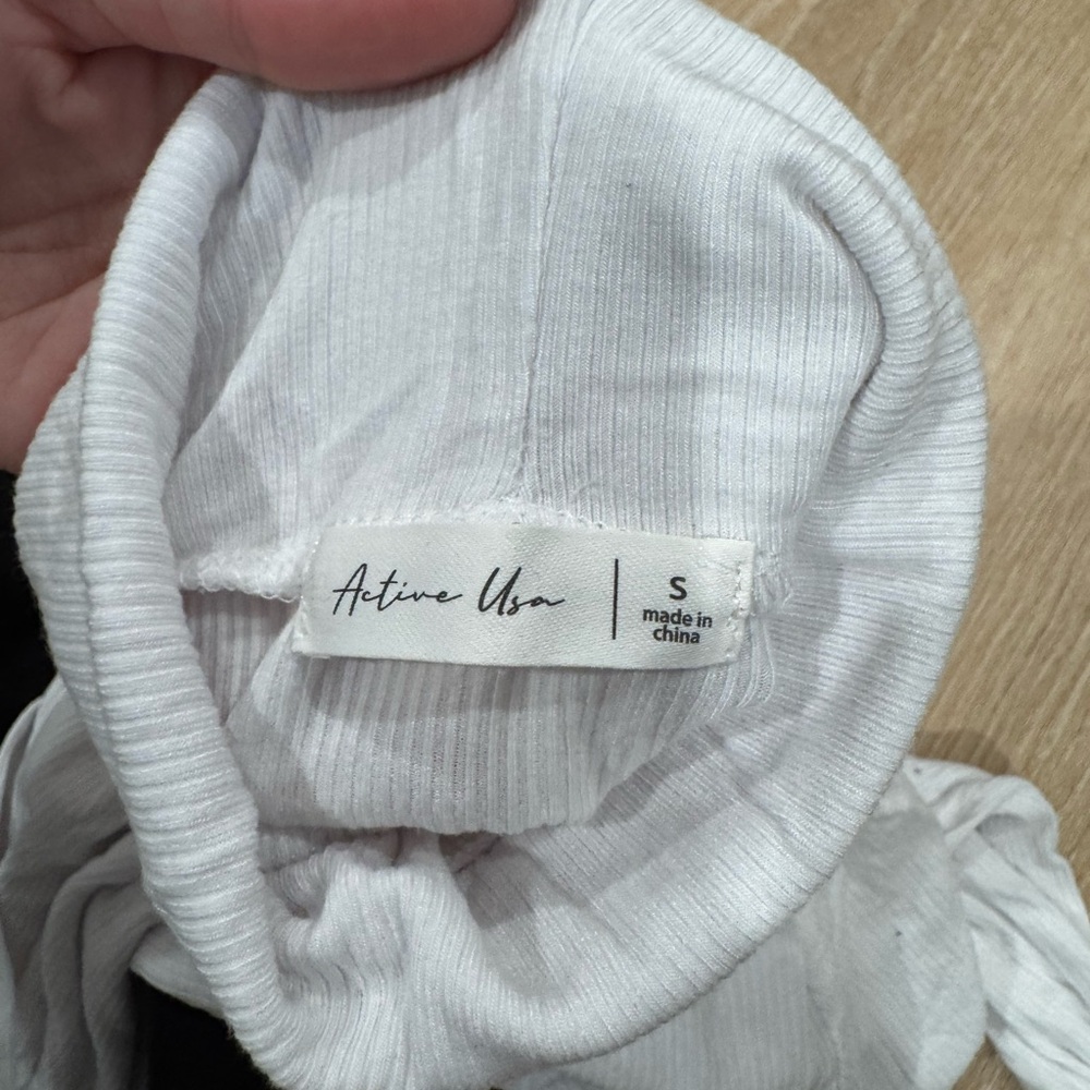 BUNDLE 3 Turtle necks!! - Picture 7 of 12